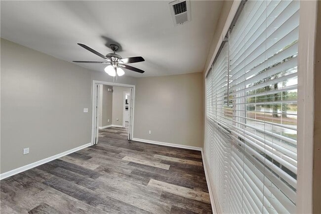 Building Photo - 6072 Devonshire Dr