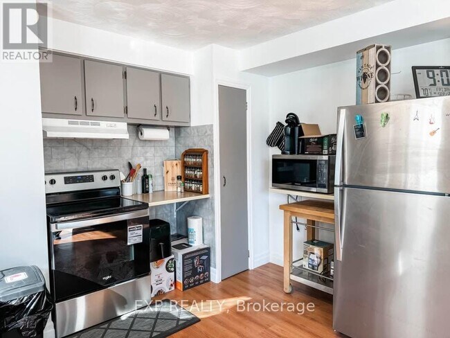 Photo du bâtiment - 4564-4564 Ste-Catherine St