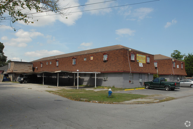 Building Photo - Villa Frederick Apartments