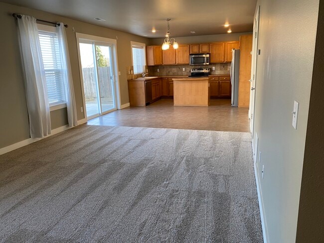 Living room/dinning/kitch - 8708 N. Cherry Ln.