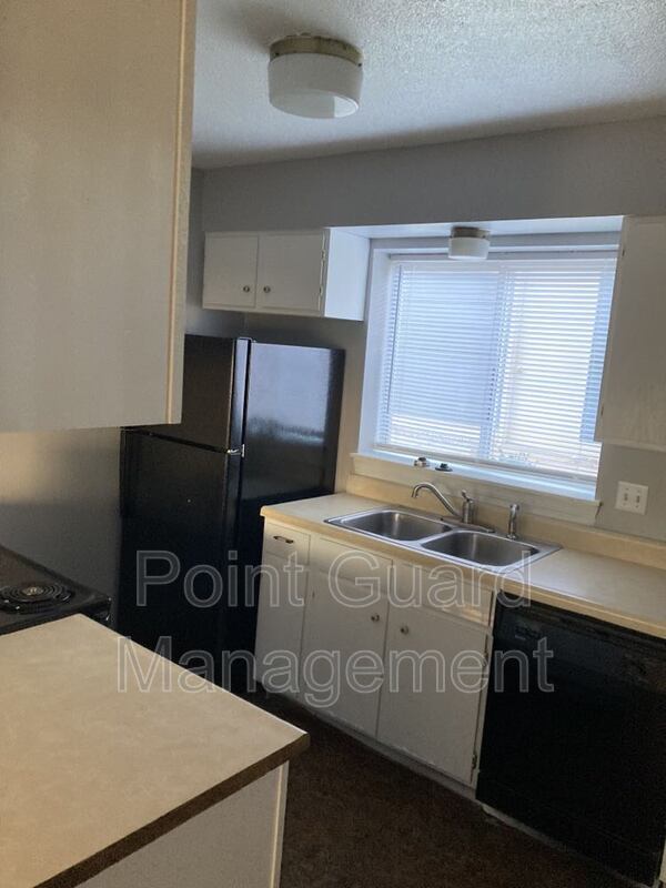 Building Photo - 5590 S Gold St