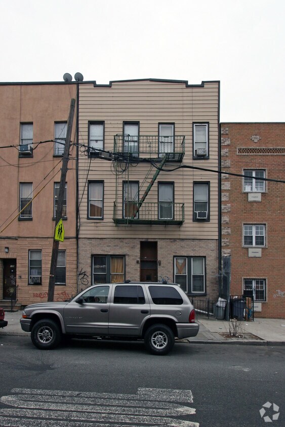 Primary Photo - 94 Central Ave