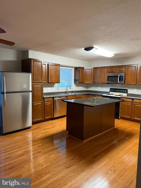 Foto del edificio - 10054 Cotton Mill Ln