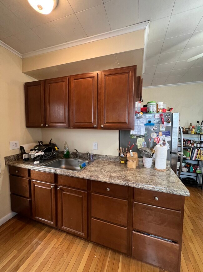 Building Photo - 13 Hancock St