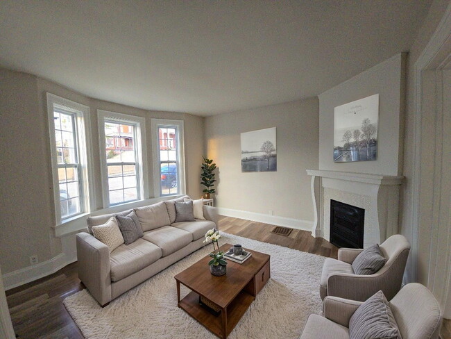 Photo - 310 N C St Apartment