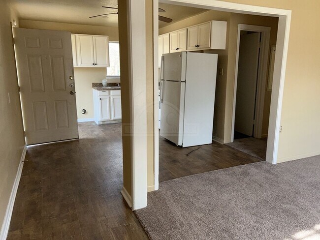 Foto del edificio - 127 W Stacie Rd