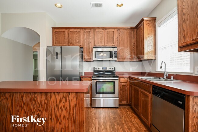 Foto del edificio - 1309 Honeywood Ln