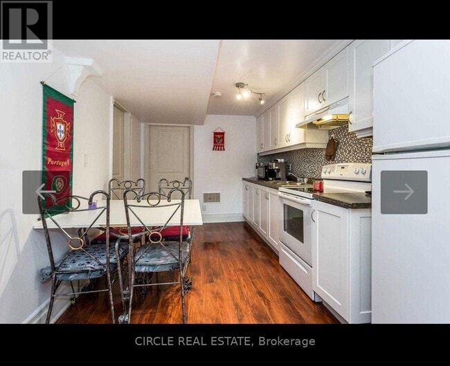 Building Photo - 55 Westbury Crescent