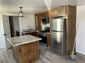 Building Photo - 1227 S Central Ave