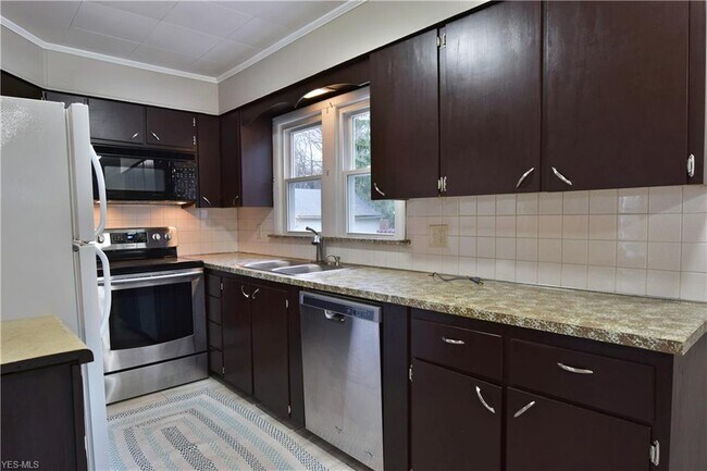 Foto del edificio - 459 Howland Wilson Rd SE