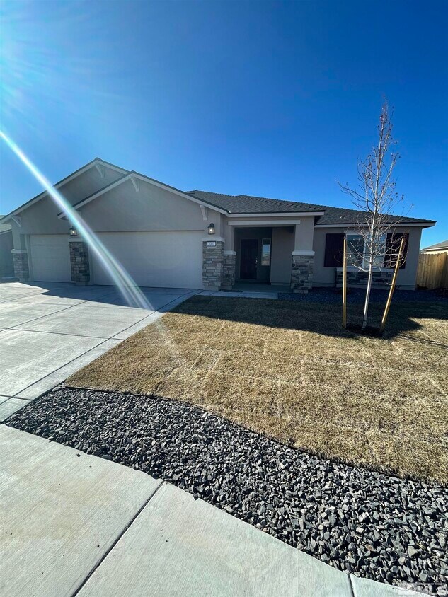 2001 Lanstar Dr, Spanish Springs, NV 89441 House Rental in Spanish