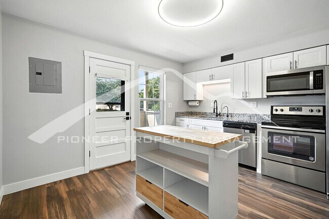 Foto del edificio - Charming Condo with Central AC and Communi...