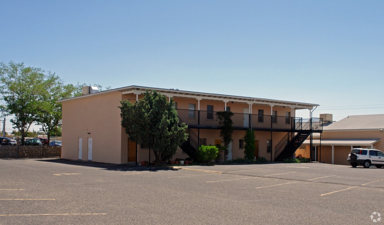 Foto principal - 1500 Mescalero Dr