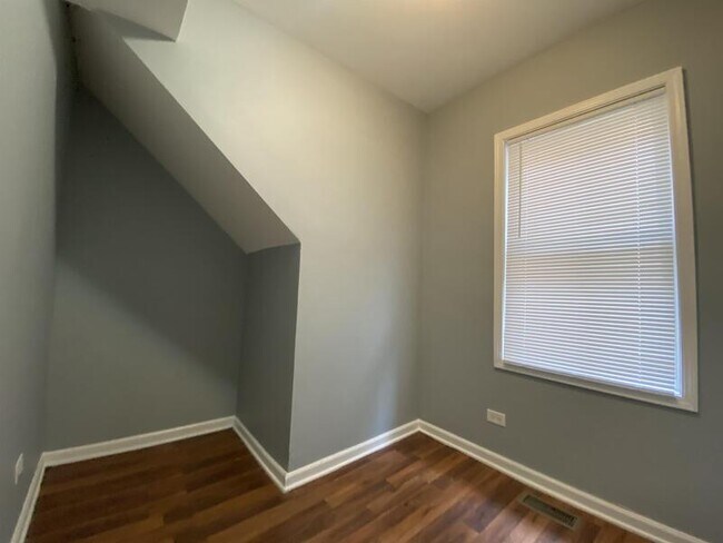 Foto del edificio - 8441 S Essex Ave