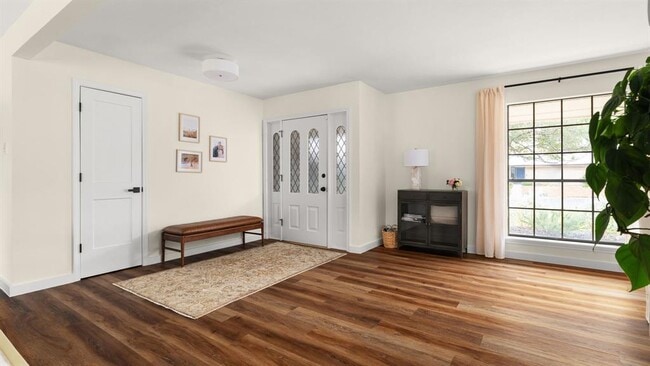 Foto del edificio - 2300 Toulouse Dr