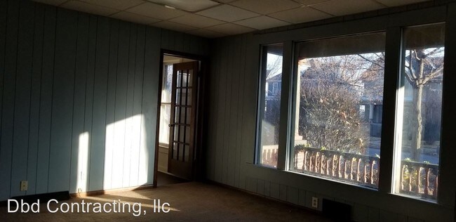 Building Photo - 801 Columbia Ave