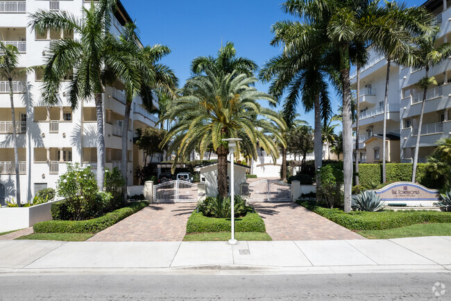 Entrance - The Townhomes at Sunset Harbour