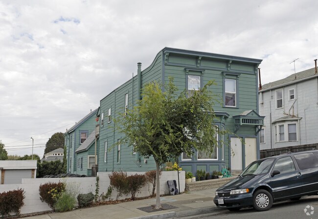 Building Photo - 728 Florida St