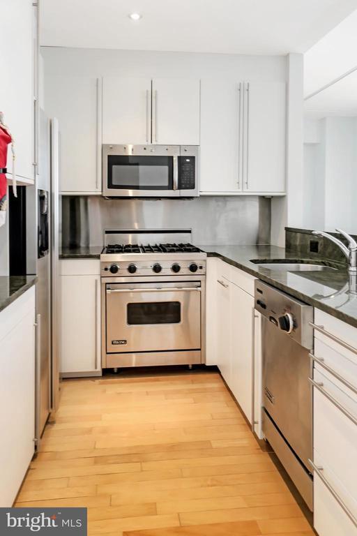 Foto principal - 1300 13th St NW