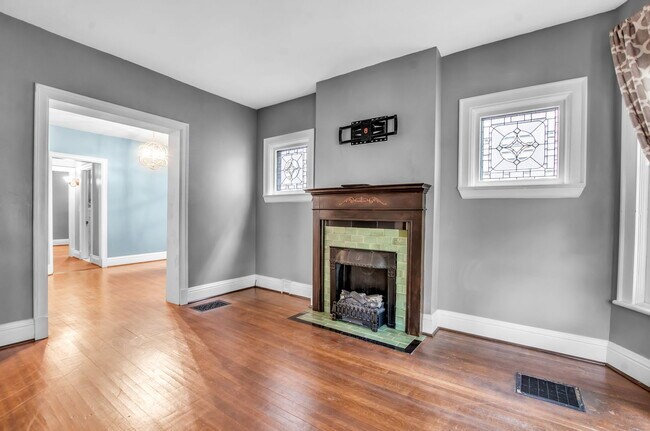 Building Photo - 54 Anderson Pl