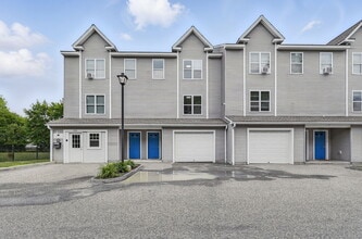 Building Photo - 62 Chestnut St