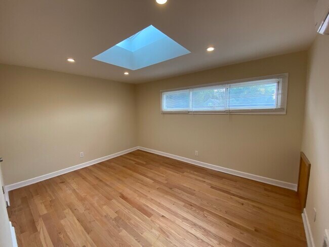 Foto del edificio - 1205 N Harlem Ave