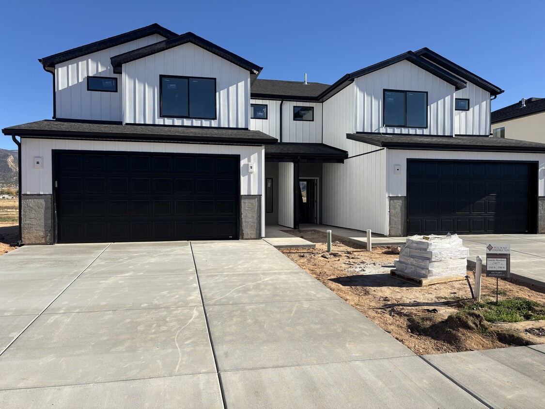 Primary Photo - 2782 N Clark Pkwy