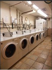 Laundry on premise - 1339 N Dearborn St