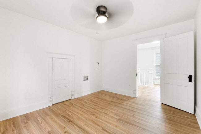 Building Photo - New Listing! 3 Bedroom House!