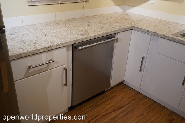 Building Photo - 3 br, 1 bath House - 4643 Tulip Avenue