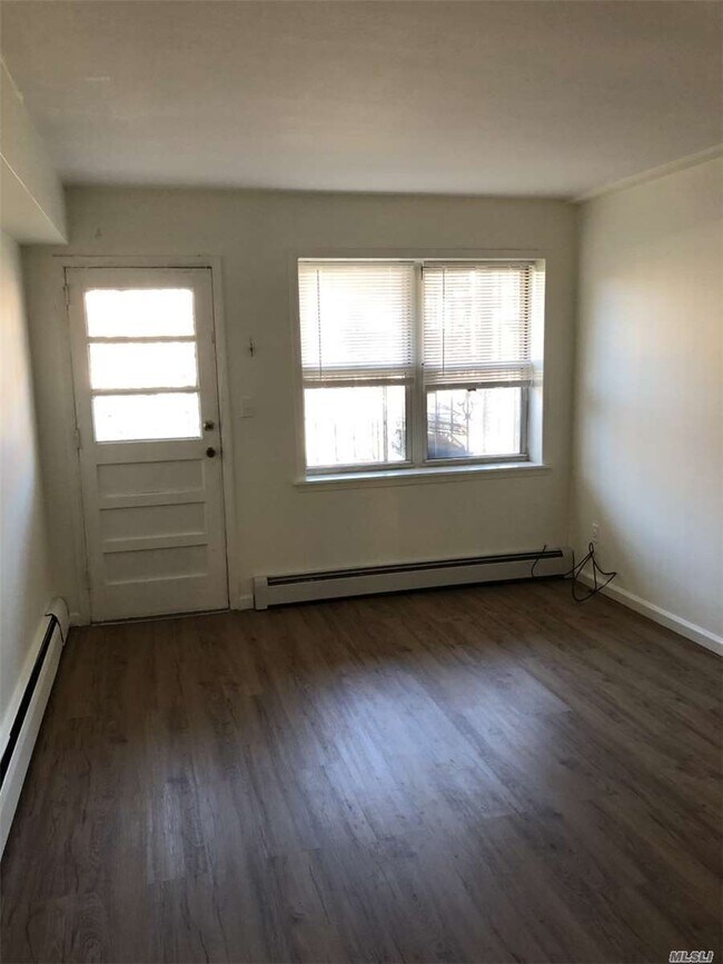 Foto del edificio - 147-17 Sanford Ave