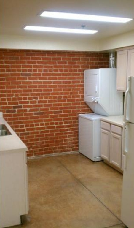 Interior Photo - 278 Alamitos Ave
