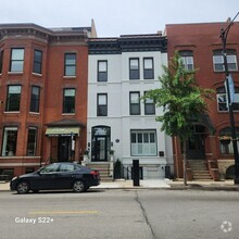 Building Photo - 2252 N Clark St