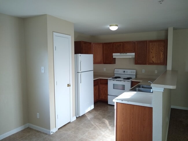 Building Photo - COMING SOON! 3 Bedroom Townhome Converse, TX