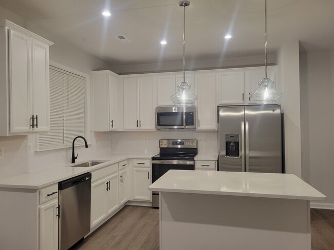 Building Photo - 8603 Underhill Dr