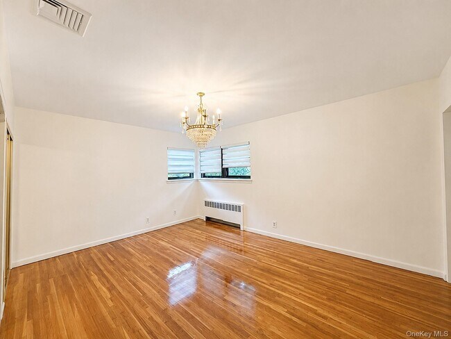 Foto del edificio - 217-41 Stewart Rd