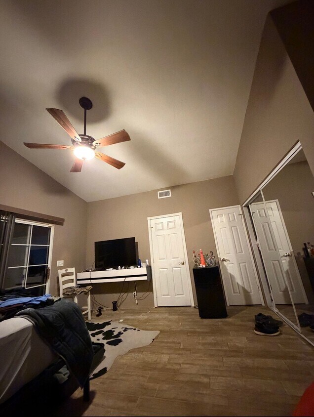 Foto del edificio - 4790 Preston St