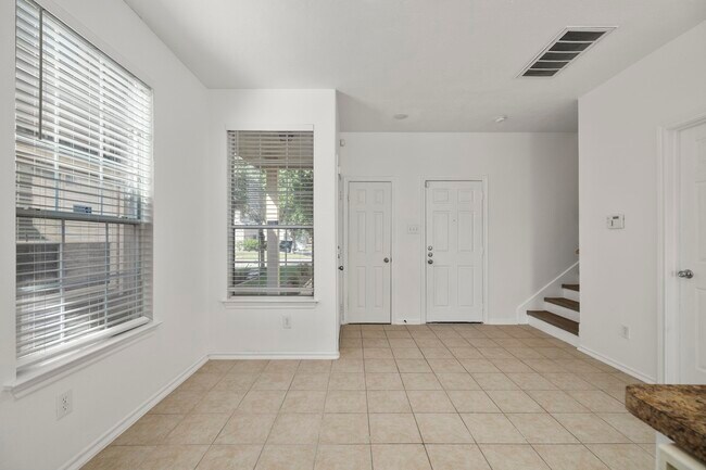 Foto del edificio - 2911 Hackamore Hollow Ln