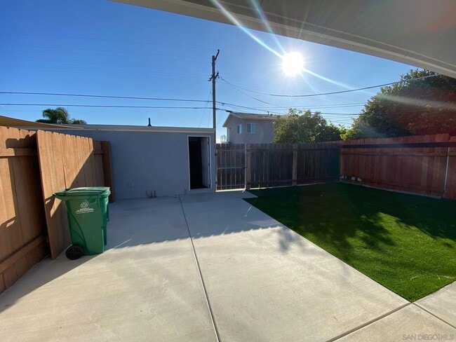 Building Photo - 4384 Clairemont Dr