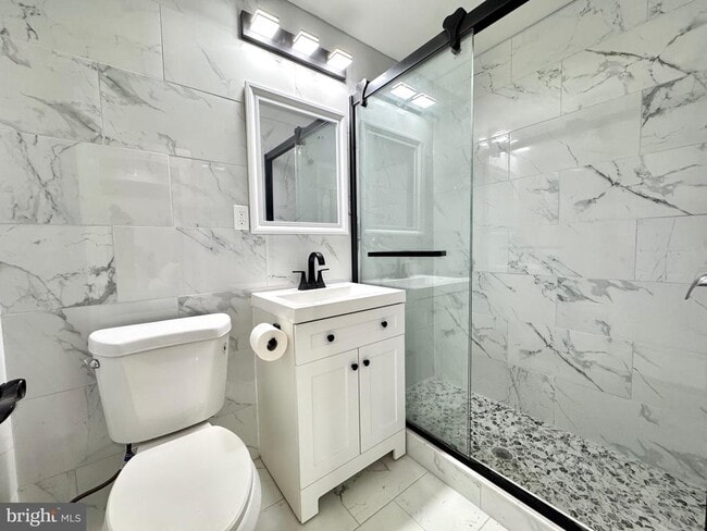 Building Photo - 1024 Race St