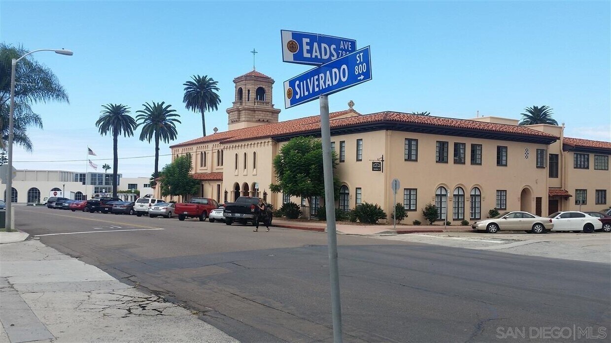 Primary Photo - 801 Silverado St