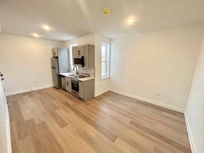 Photo - 2725 W Girard Ave-3F Apartment