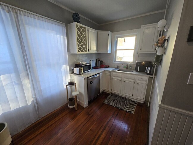 Foto del edificio - Pet friendly - Big Yard - Free on site Laundry - Oak Square