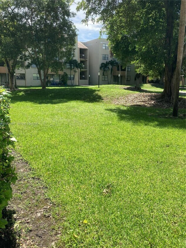 Foto del edificio - 8004 SW 149th Ave