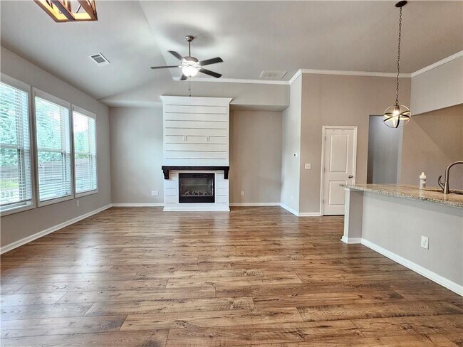 Building Photo - 5414 Town Square Way