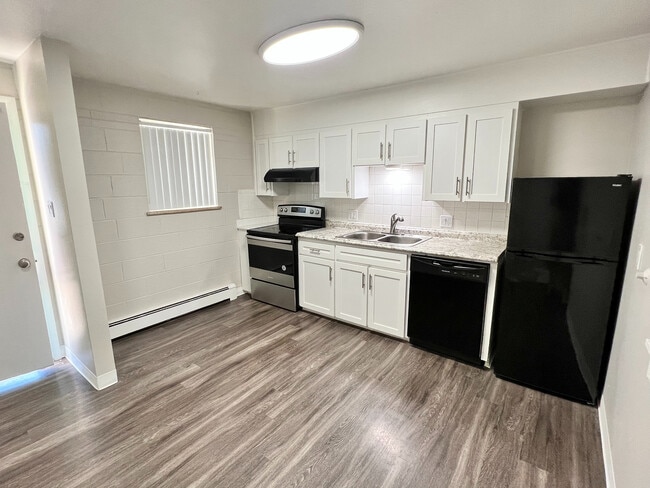 IMG_0154 - Lakeview Apartments