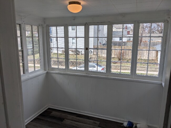 Building Photo - 2023 Lawn Ave