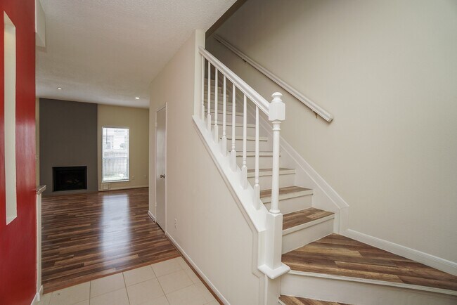 Foto del edificio - 2910 Grants Lake Blvd