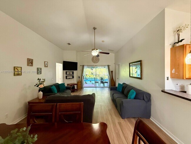 Foto del edificio - 803 Sandy Ridge Dr
