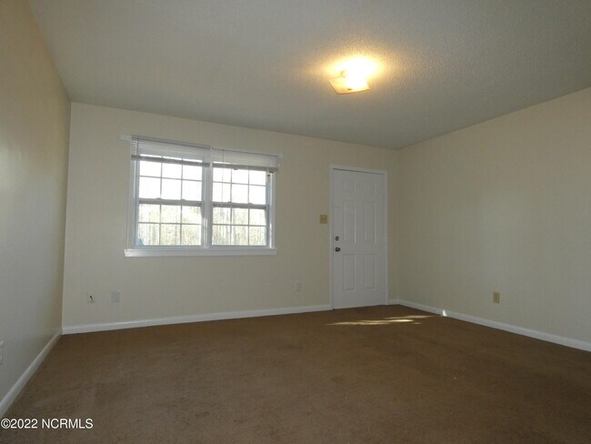 Building Photo - 1621 Halltown Rd